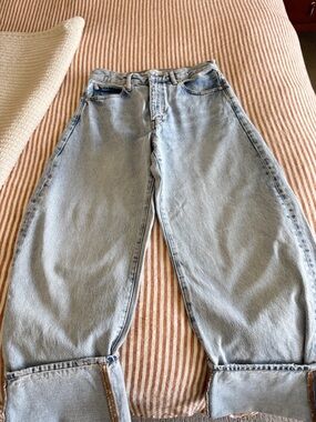 FRAME Denim “The Bubble Jean” Barrel Leg Jeans in Light Wash Outlaw